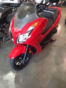 Red2 in the Showroom 2